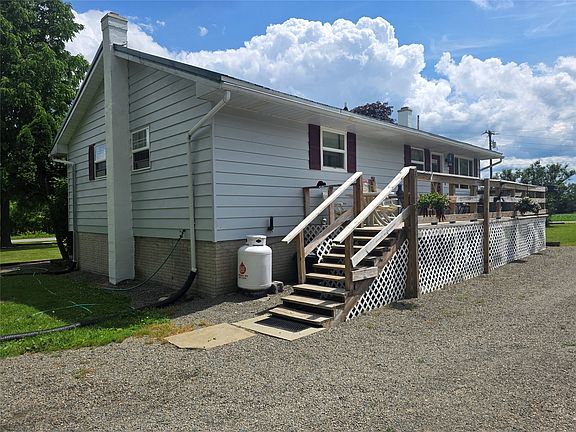 2nd image of 1835 Park Settlement Rd