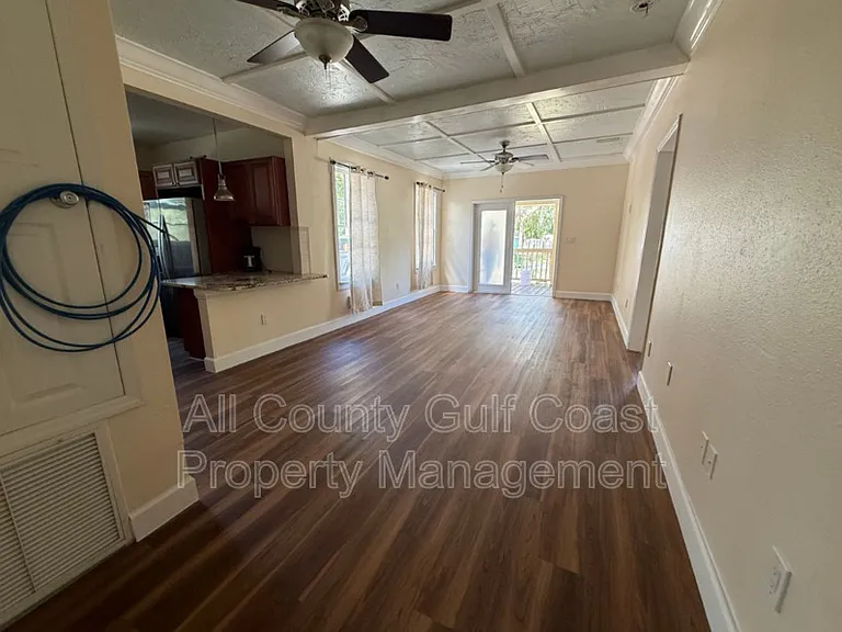 3817 Rilma Ave — Photo 3