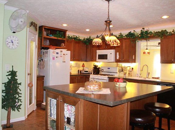 3rd image of 200 Pap Johnson Cir