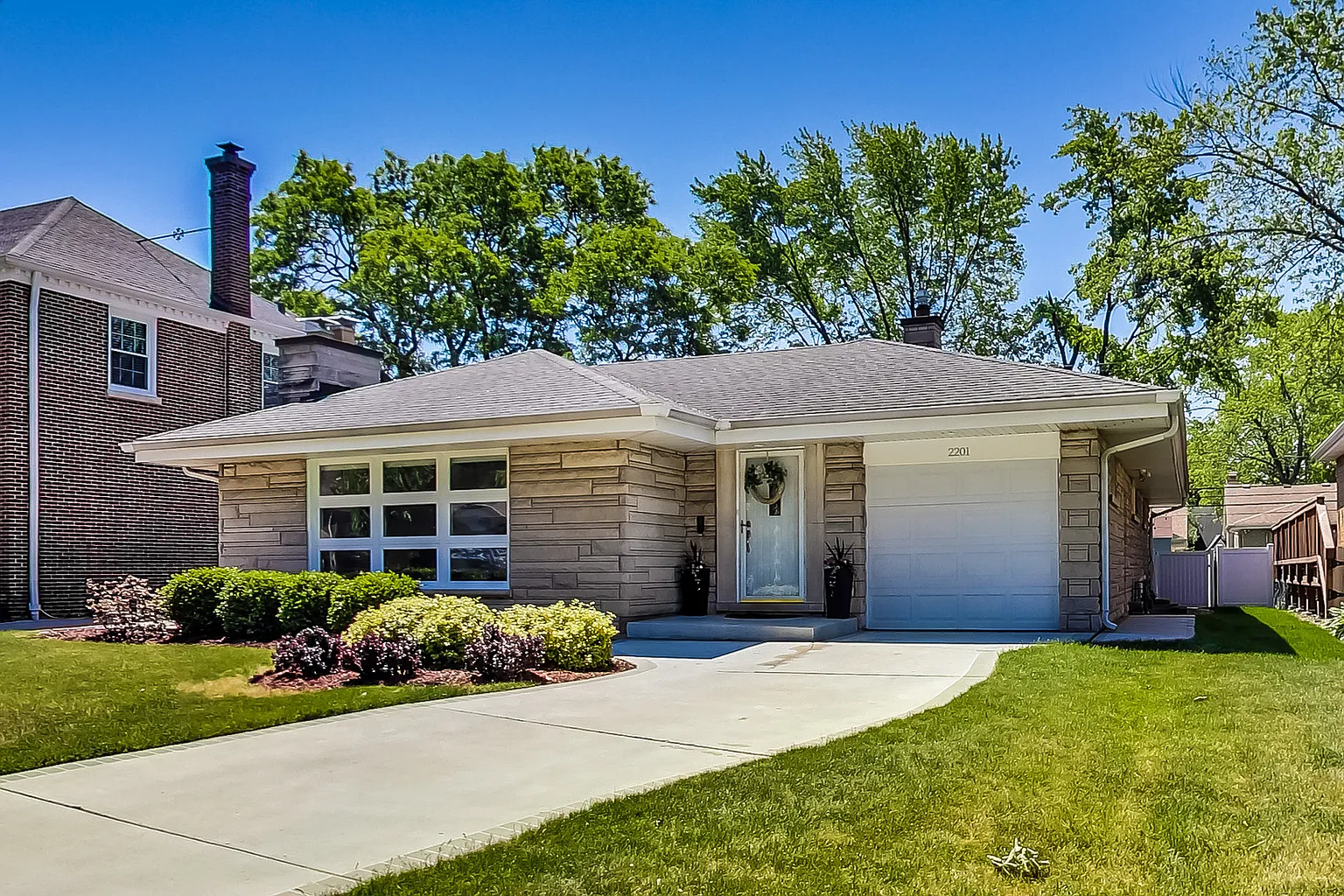 2201 Glenview Ave photo 1