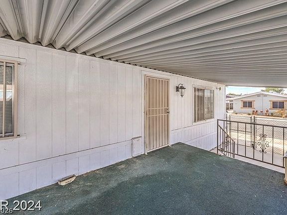 5th image of 3350 Isle Royale Dr