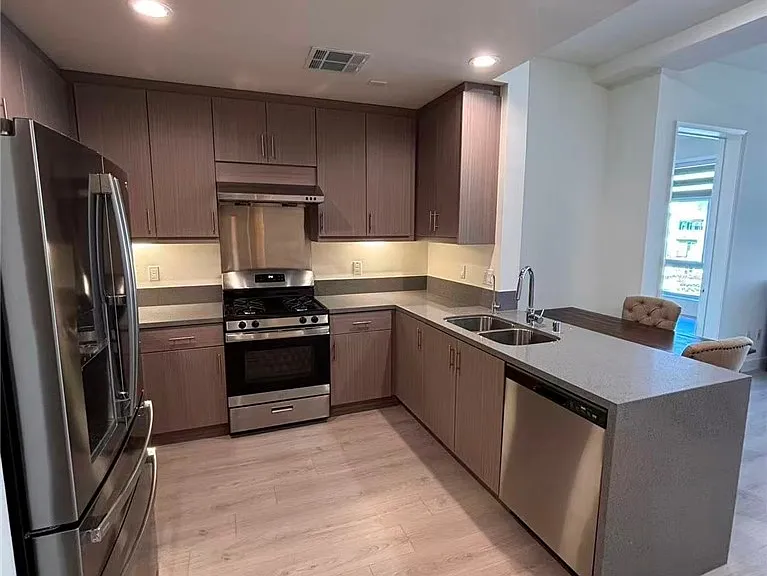 168 S Monterey St #407 — Photo 4