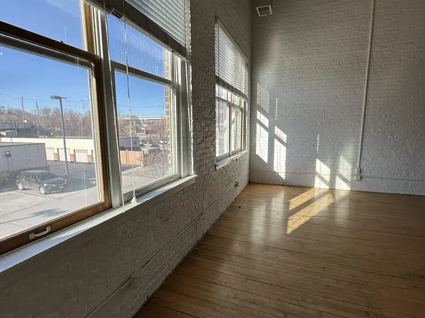 1319 Leavenworth St, Omaha, NE