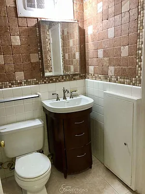 Rented by City Connections Realty | media 12