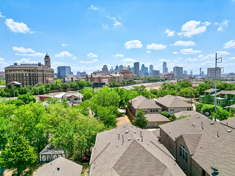 Proximity to Katy Trail, Uptown, Downtown, and Tollway