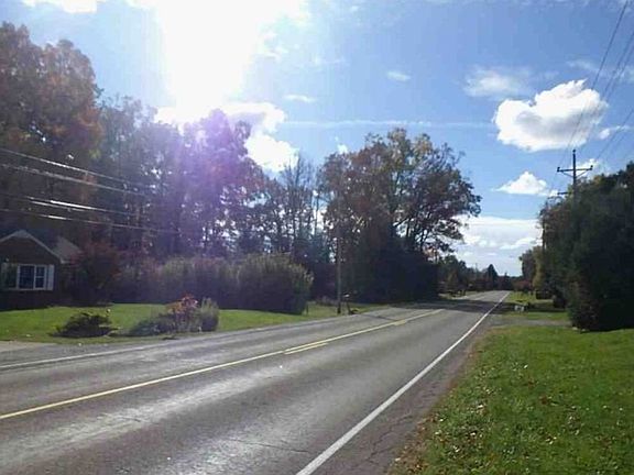 Exterior Neighborhood (street photo)