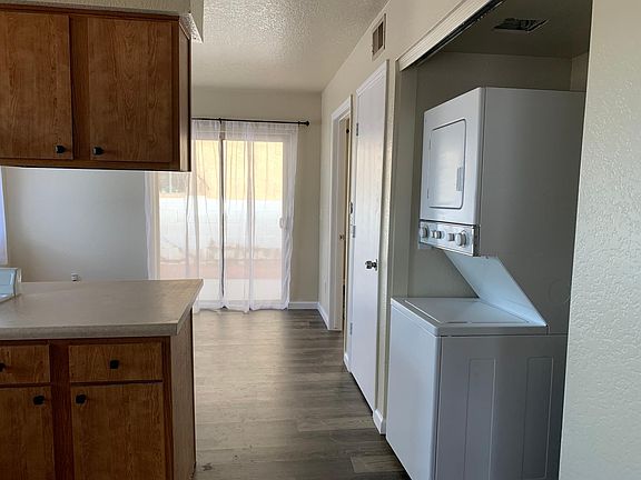 4th image of 444 W Ivyglen St #104