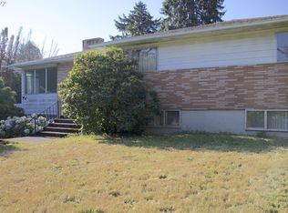 17100 NE Halsey St, Portland, OR 97230