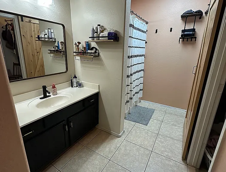 3010 E Kings Ave — Photo 9