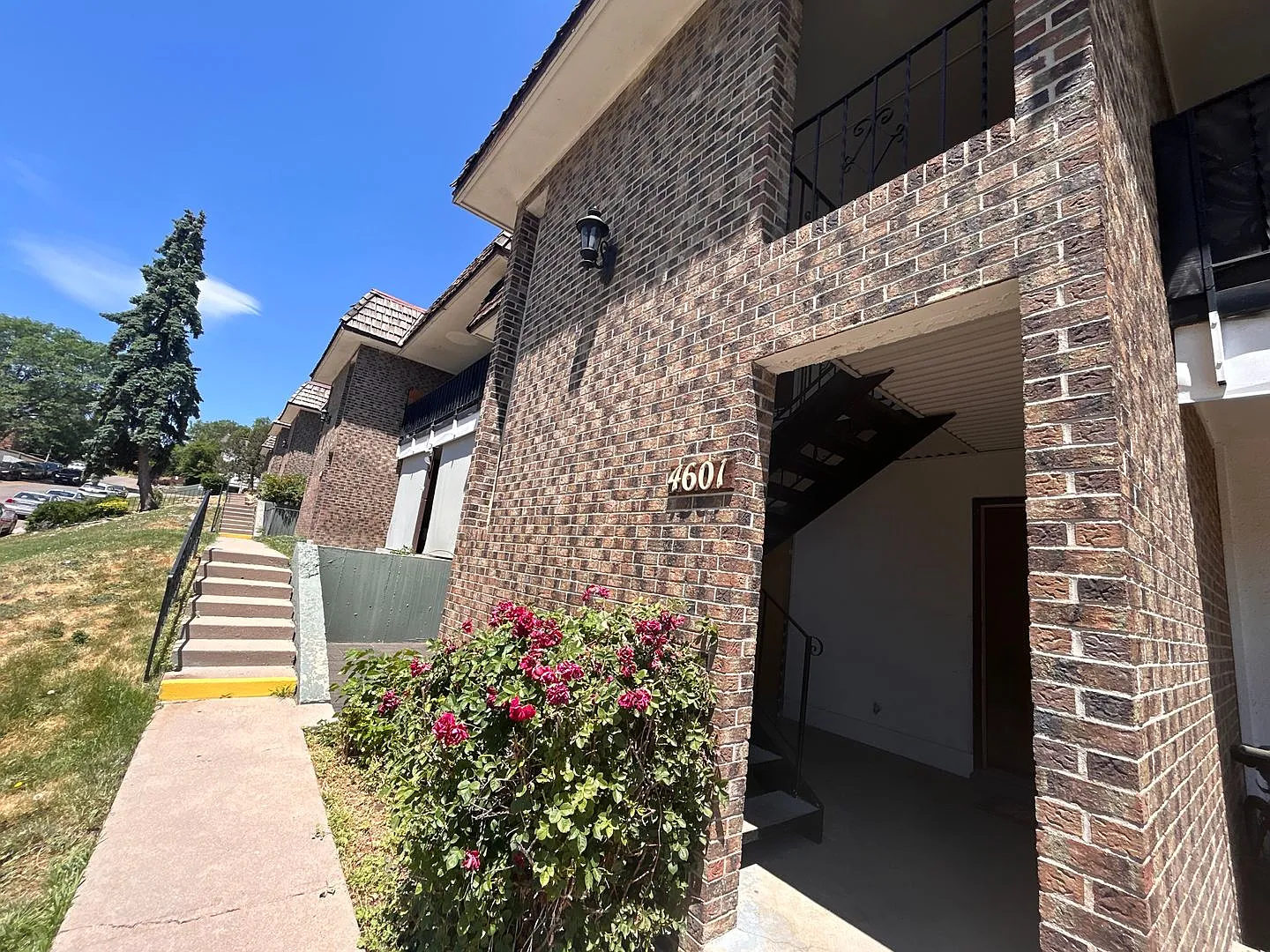 $0 Deposit Option, Charming 1-Bedroom Condo In Fort Logan With Modern Upgrades — Photo 1