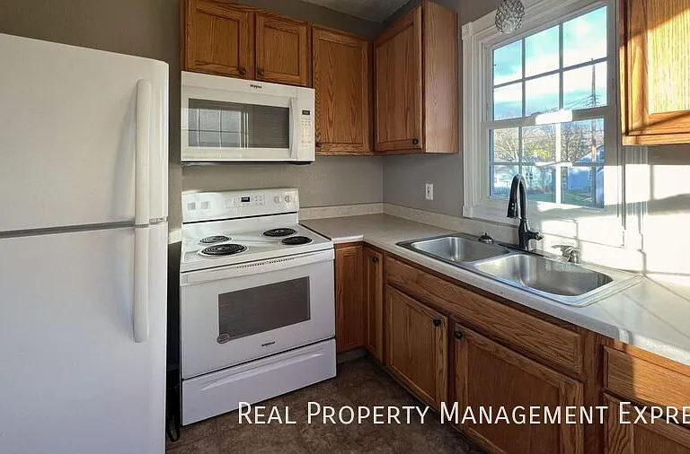 808 S Glendale Ave — Photo 23
