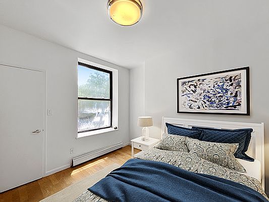4th image of 392 Manhattan Ave APT 4A