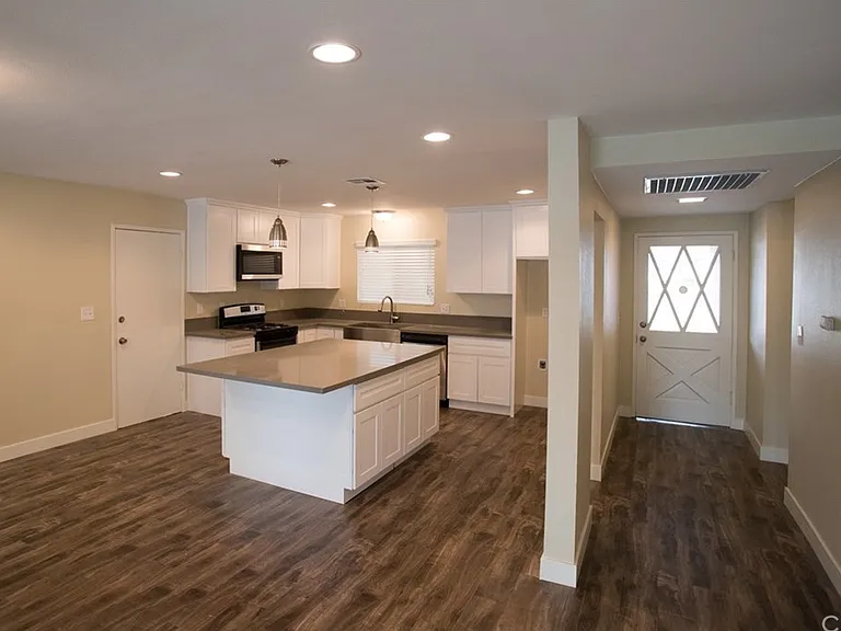 152 E Shady Grove Dr — Photo 10