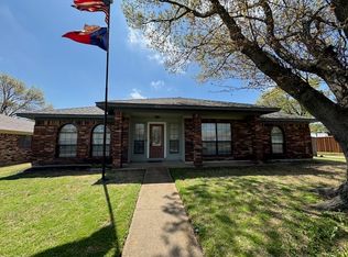 832 Baxter Dr, Plano, TX 75025