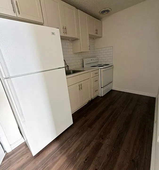 1451 Macon St #203