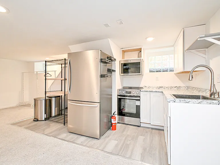 2216 Burnett Ave #2 — Photo 7
