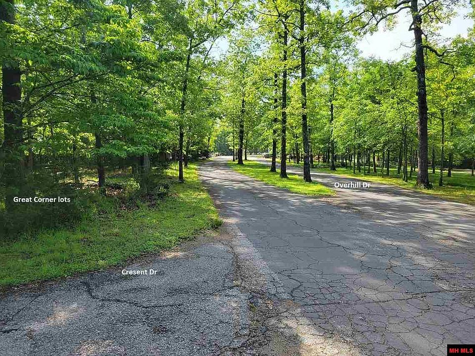 1st image of Crescent Dr