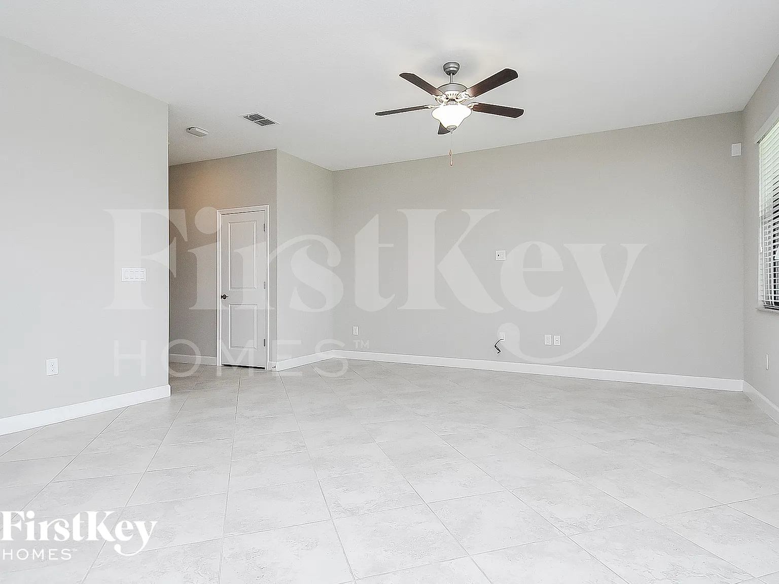 4 bed, 2.0 bath, 2334 sqft, $2,340 — Photo 3
