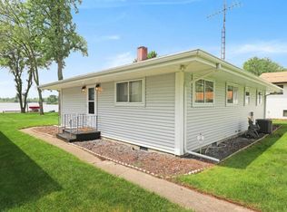 46469 Lakeview Dr, Decatur, MI 49045