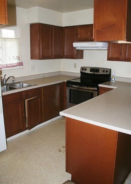 2nd image of 400 March Ave