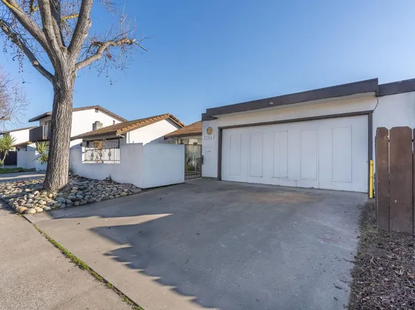 2704 Santiago Dr, Modesto, CA 95354