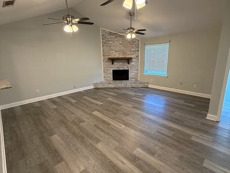 242 Dianne Dr — Photo 10