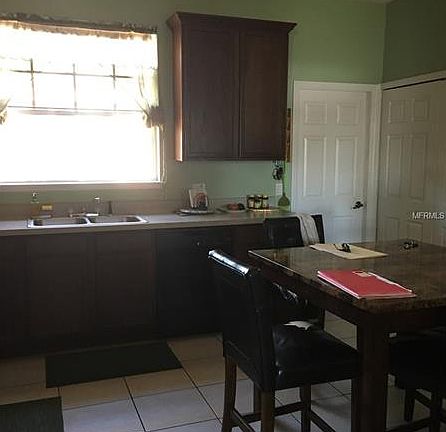 5th image of 1120 Cambourne Dr