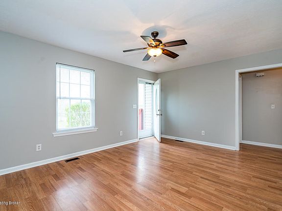 3rd image of 100 Watkins Glen Way