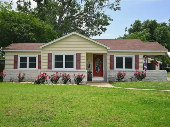 573 W Bontemps St, Marksville, LA 71351