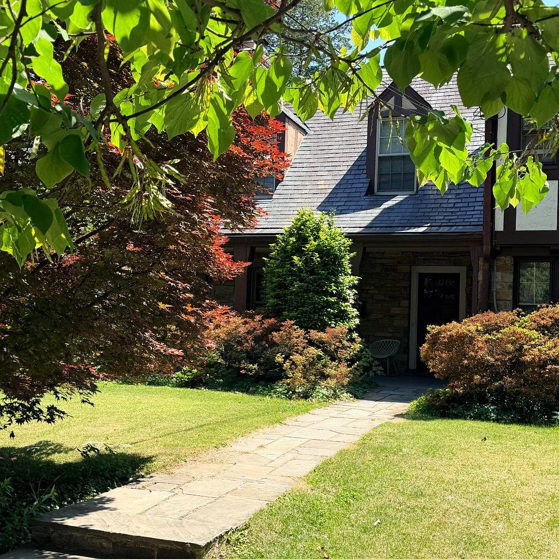 3 bed, 3.0 bath, 2094 sqft, $5,900 — Photo 4