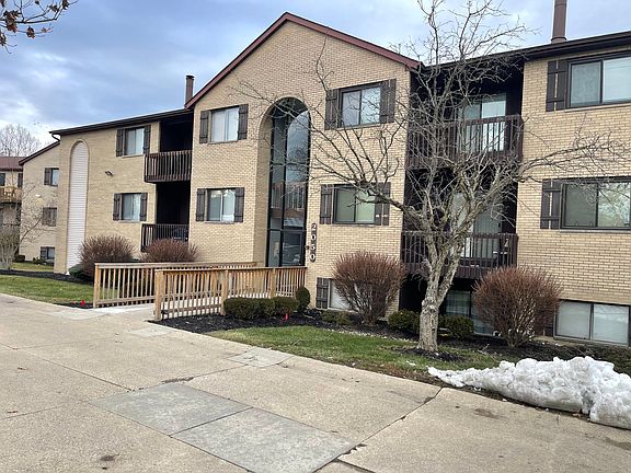 2nd image of 2050 Woodtrail Dr APT 50