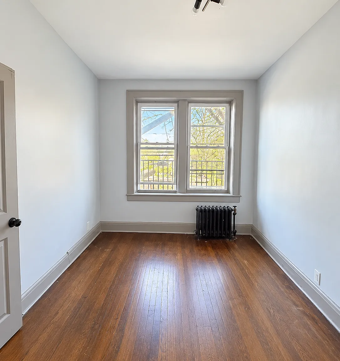 3 bed, $2,200 — Photo 2