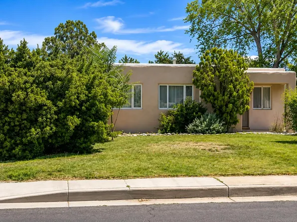 1506 Ridgecrest Dr SE, Albuquerque, NM 87108