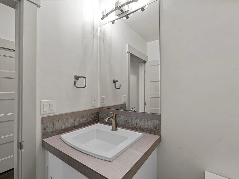 1496 NW Discovery Park Dr — Photo 59