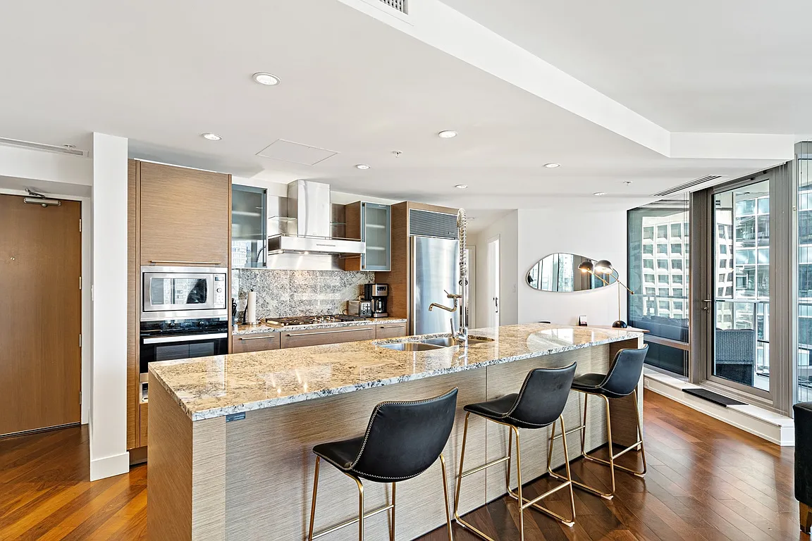2 bed, 1447 sqft, $7,200 — Photo 4