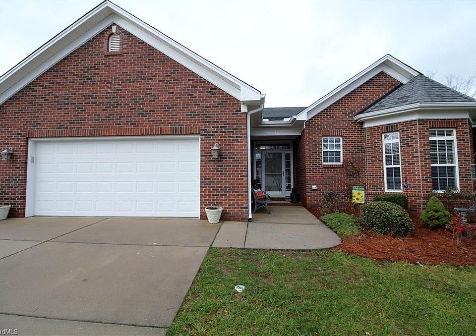 1st image of 217 Heritage Hill Dr