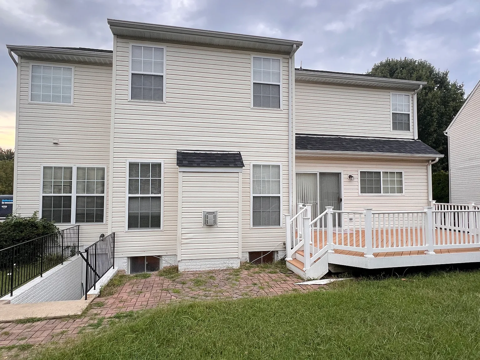 2 bed, 1880 sqft, $1,850 — Photo 2