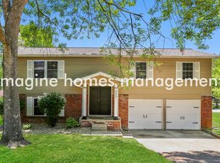 290 Amber Jack Dr, Ballwin, MO 63021