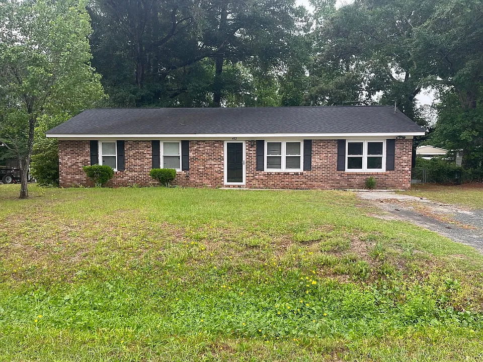 402 McClure Cir
