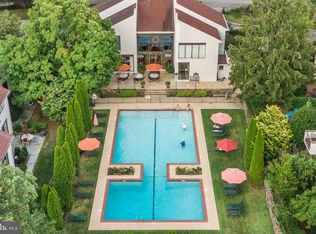 8 Chamond, Devon, PA 19333