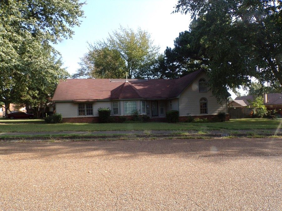 1st image of 6912 N Hedgewall Cir
