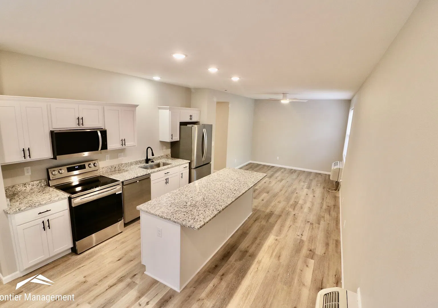 1118 Bertrand St. — Photo 1
