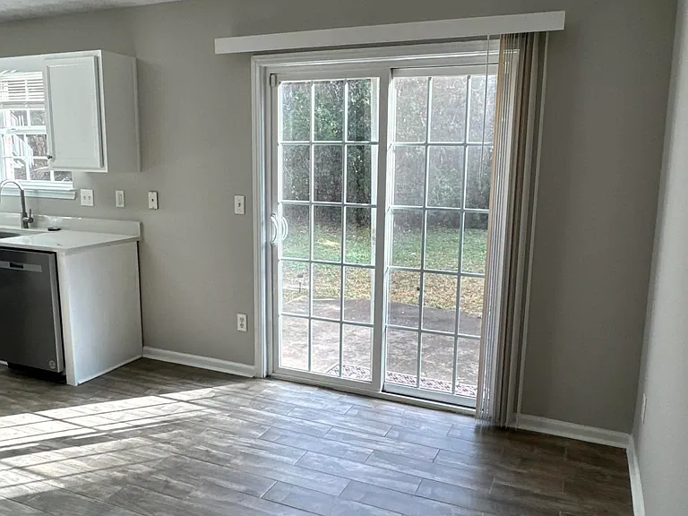705 Magnolia Gardens Walk — Photo 8