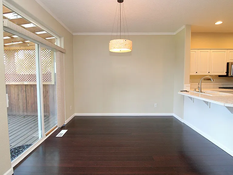 10722 NE 5th Ave — Photo 8