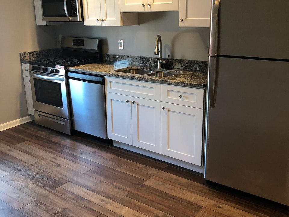 1st image of 578 Main St
