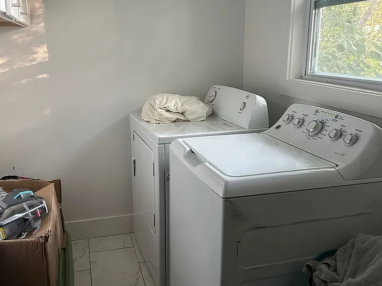 1104 Welch St SW — Photo 9