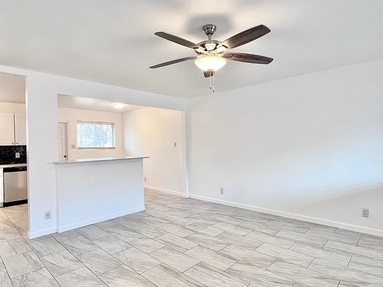 3024 N 39th St #9 — Photo 14