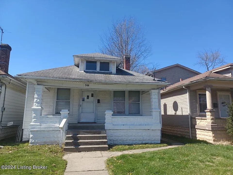 744 S 37th St
