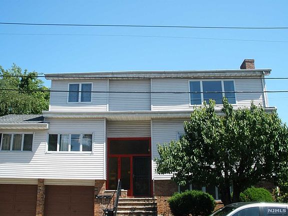 2nd image of 2446 Rossett St