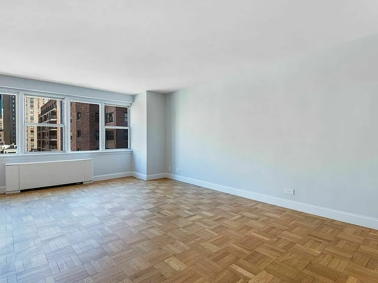 155 E 34th St #11B — Photo 6